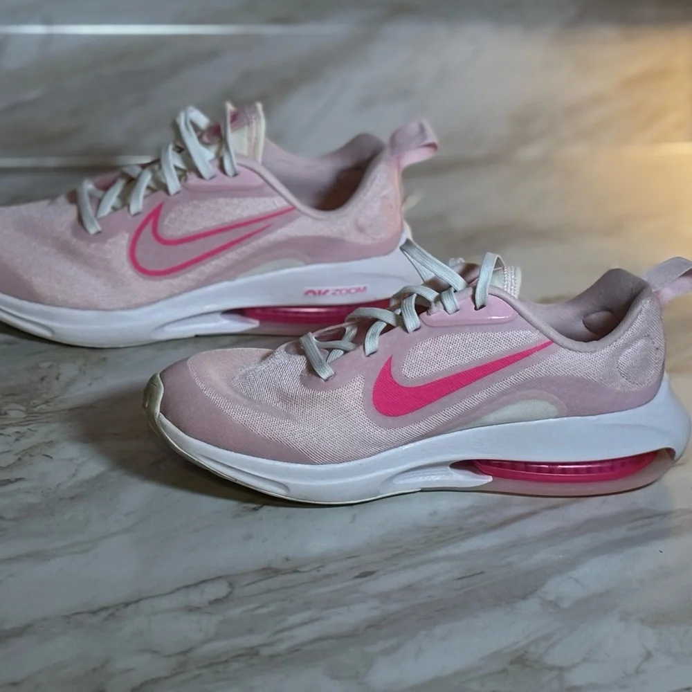 Nike Air Zoom Arcadia 2 Pink Sneakers Women’s 7.5 (6Y) Athletic Shoes